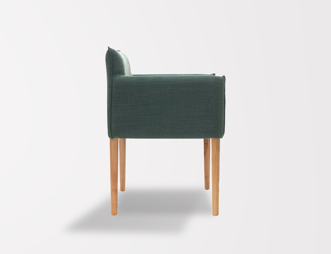 Aries Chair With Round Legs 4